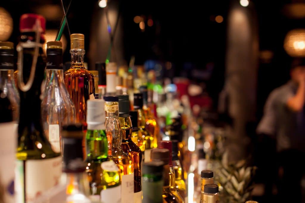 bouteilles de spiritueux bar