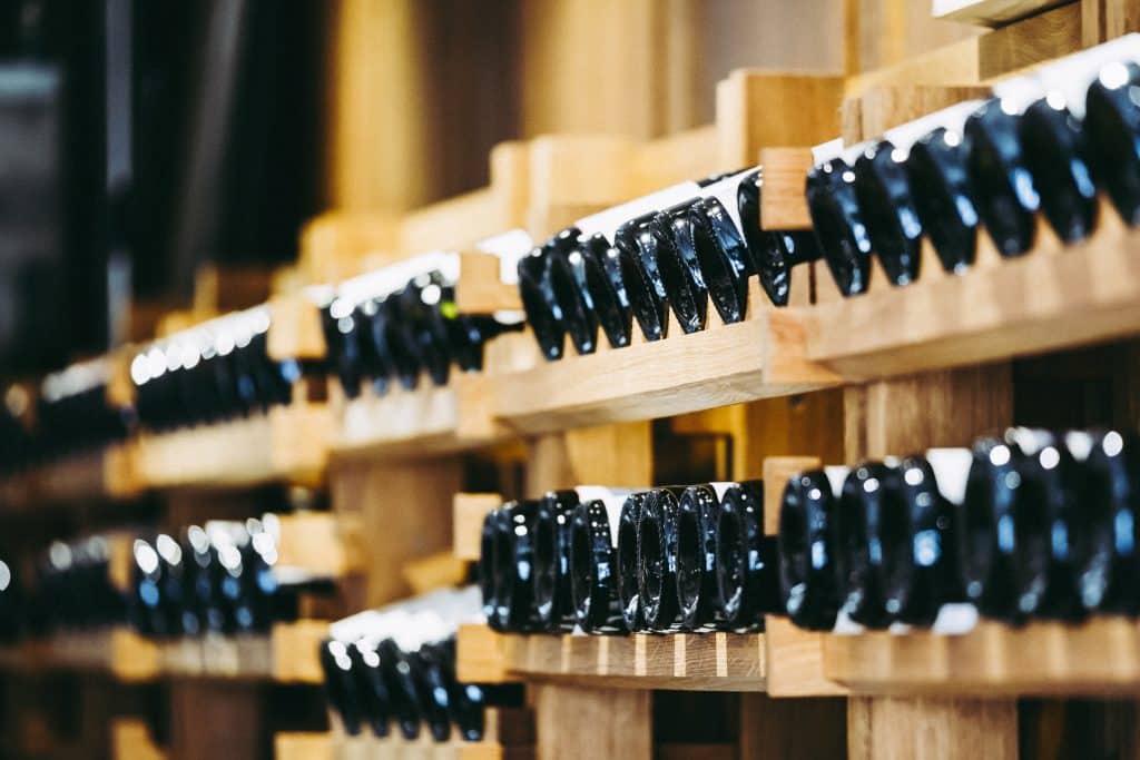 cave à vins dans un domaine viticole, bourgogne